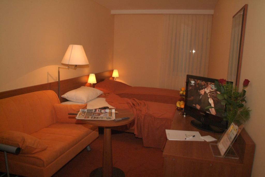 Hotel Kaktus Citluk Екстер'єр фото